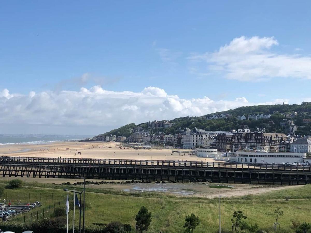 Vue mer splendide, Port-Deauville proche Plage Appartement *